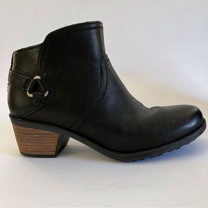 New TEVA Foxy Ankle Boot Heeled Black Leather Women’s Bootie Sz 9 / 40 NWOT $55